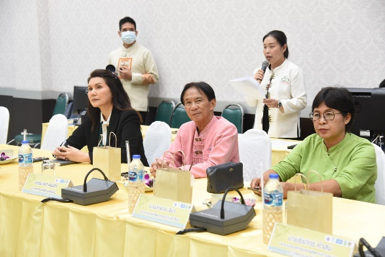 คณะวิจัยได้ดำเนินการประชุมเพื่อแลกเปลี่ยนความคิดเห็นถึงปัญหาผักตบชวาในพื้นที่