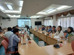 คณะวิจัย โครงการ “การพัฒนานวัตกรรมเพื่อการแก้ปัญหาผักตบชวาในแม่น้ำวังภายใต้หลักปรัชญาเศรษฐกิจพอเพียง