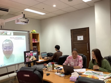 คณะวิจัย โครงการ “การพัฒนานวัตกรรมเพื่อการแก้ปัญหาผักตบชวาในแม่น้ำวังภายใต้หลักปรัชญาเศรษฐกิจพอเพียง