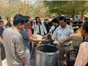 คณะวิจัย โครงการ “การพัฒนานวัตกรรมเพื่อการแก้ปัญหาผักตบชวาในแม่น้ำวังภายใต้หลักปรัชญาเศรษฐกิจพอเพียง